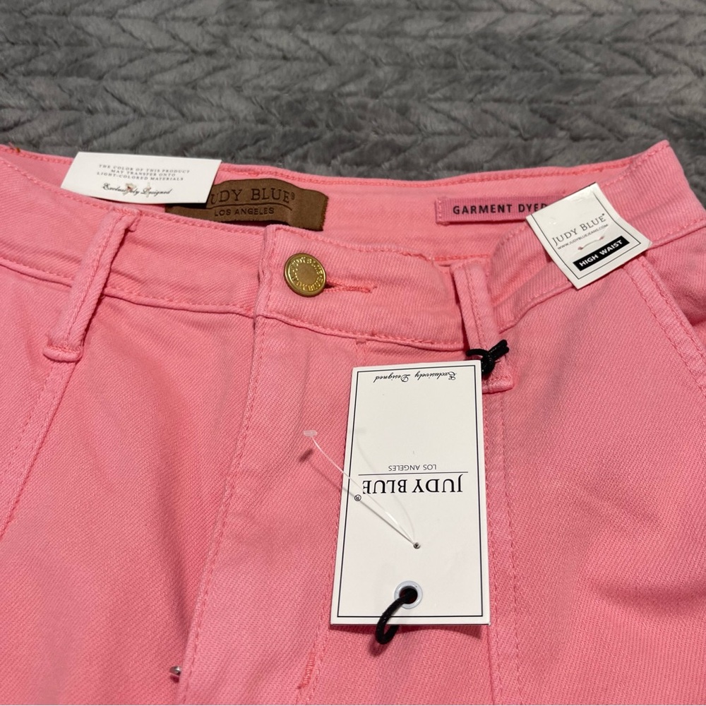 Judy Blue Women's Cargo Vibrant Pink Jeans NWT size 3/26